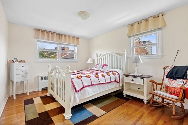 90 Strawberry Hill Avenue 3, Stamford, CT 06902