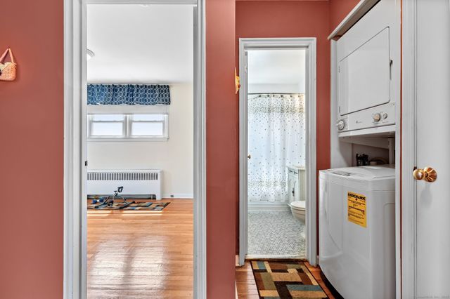 90 Strawberry Hill Avenue 3, Stamford, CT 06902