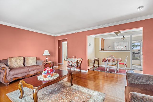 90 Strawberry Hill Avenue 3, Stamford, CT 06902