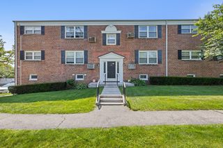 90 Strawberry Hill Avenue 3, Stamford, CT 06902