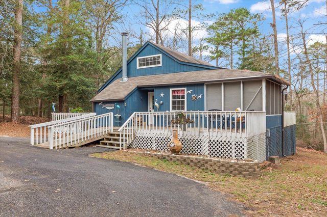 215 PEACHTREE LN, Holly Lake Ranch, TX 75765