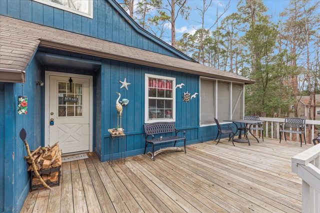 215 PEACHTREE LN, Holly Lake Ranch, TX 75765