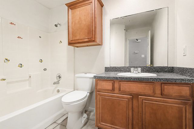 1417 Hamburg Street, Dallas, TX 75215