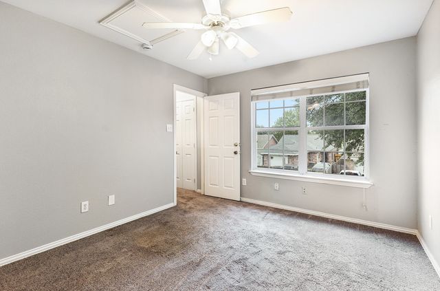 1417 Hamburg Street, Dallas, TX 75215