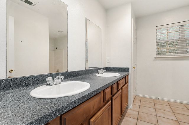 1417 Hamburg Street, Dallas, TX 75215