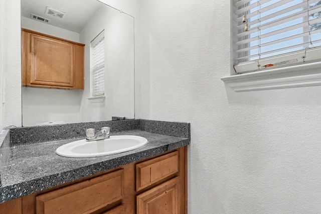 1417 Hamburg Street, Dallas, TX 75215