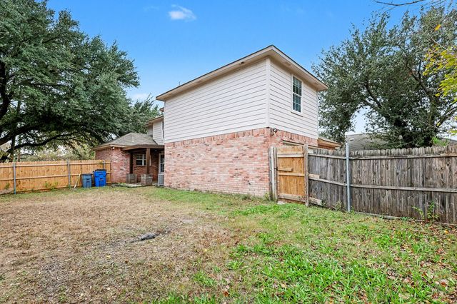 1417 Hamburg Street, Dallas, TX 75215