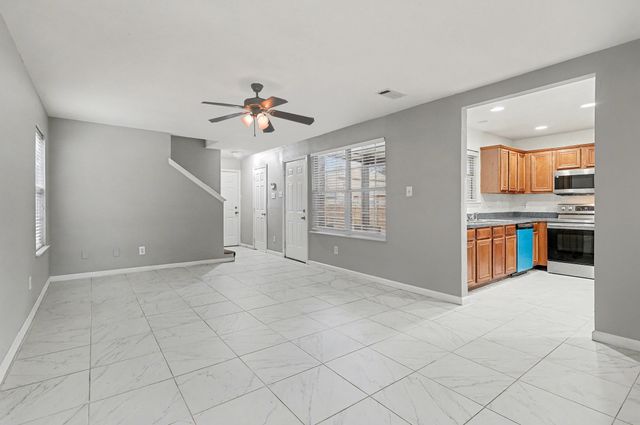 1417 Hamburg Street, Dallas, TX 75215