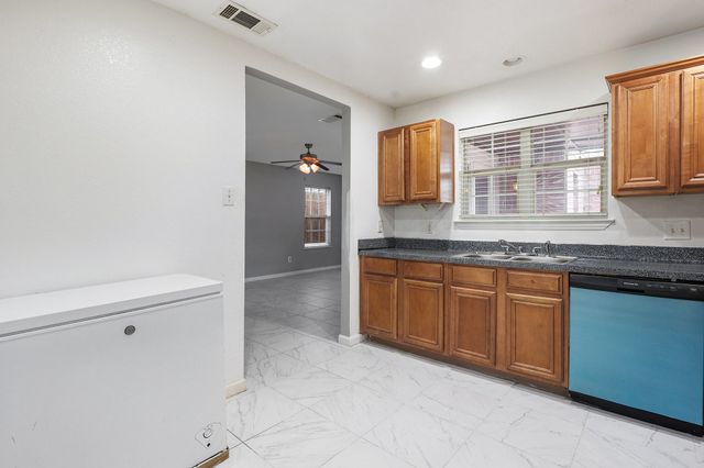 1417 Hamburg Street, Dallas, TX 75215