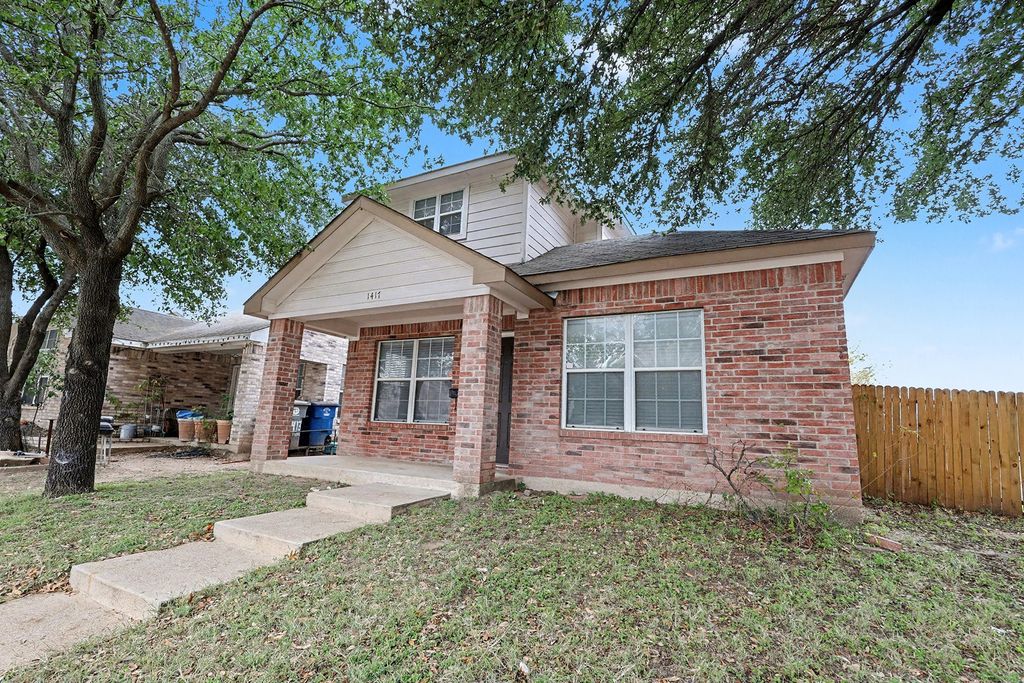 1417 Hamburg Street, Dallas, TX 75215