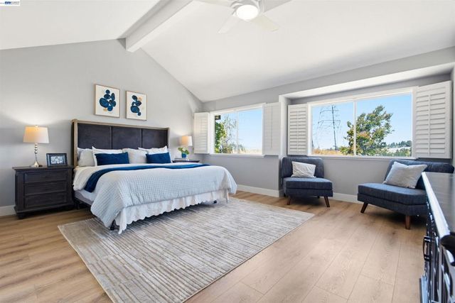 310 Sunset Dr, Danville, CA 94506