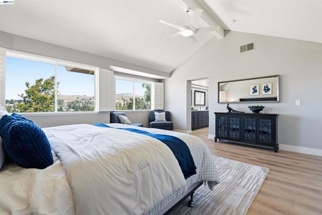 310 Sunset Dr, Danville, CA 94506