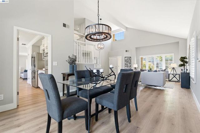 310 Sunset Dr, Danville, CA 94506