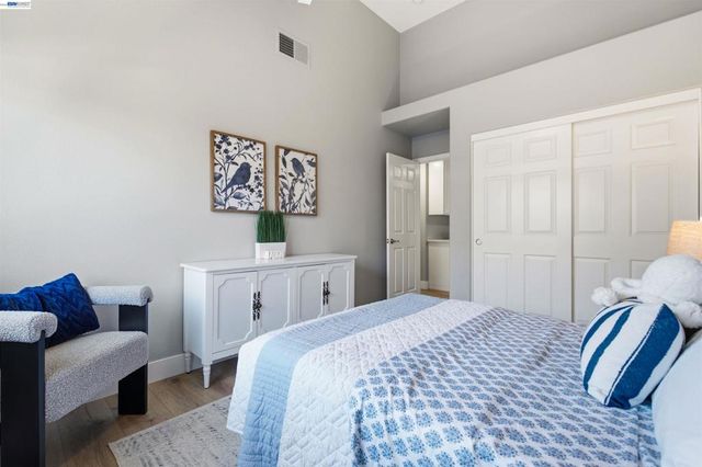 310 Sunset Dr, Danville, CA 94506