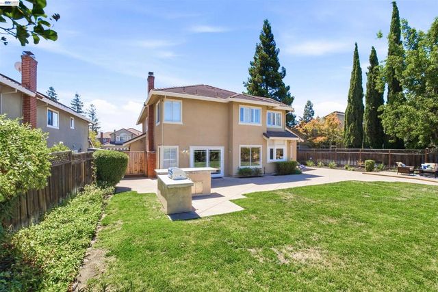 310 Sunset Dr, Danville, CA 94506