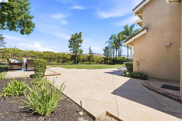 310 Sunset Dr, Danville, CA 94506