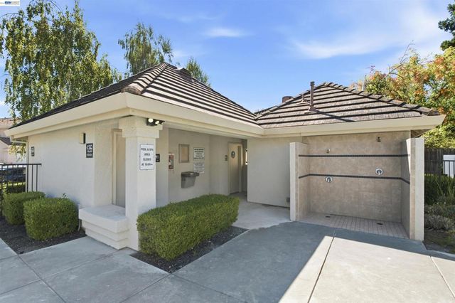 310 Sunset Dr, Danville, CA 94506