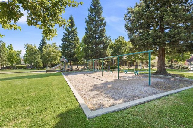 310 Sunset Dr, Danville, CA 94506
