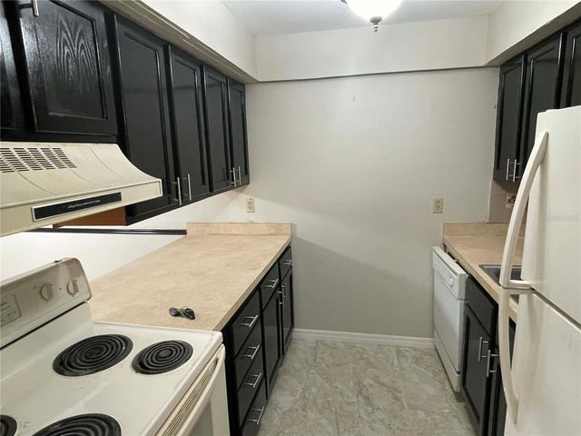 1000 LAKE OF THE WOODS BOULEVARD F106, Fern Park, FL 32730