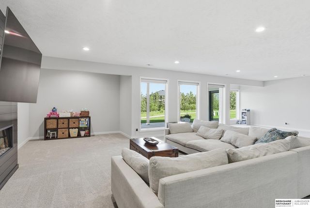 11355 S 190th Street, Gretna, NE 68028