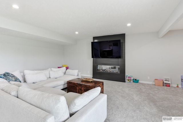 11355 S 190th Street, Gretna, NE 68028