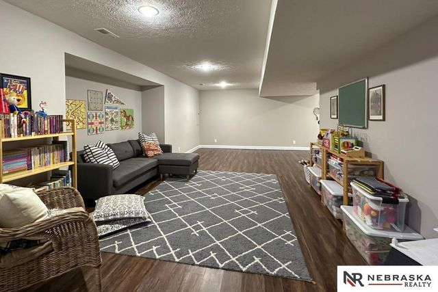 6739 S 164th Avenue, Omaha, NE 68135