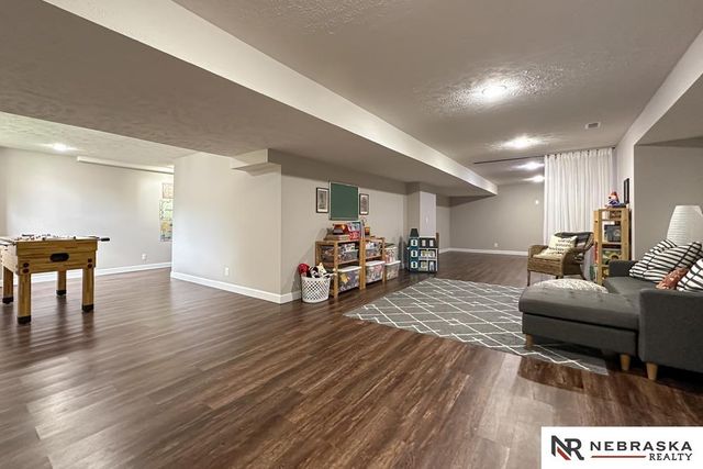 6739 S 164th Avenue, Omaha, NE 68135