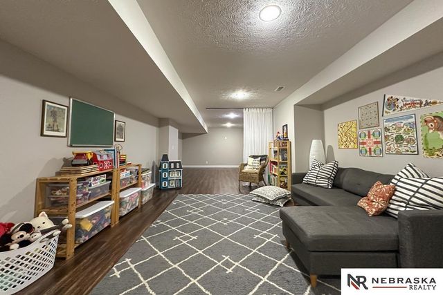 6739 S 164th Avenue, Omaha, NE 68135