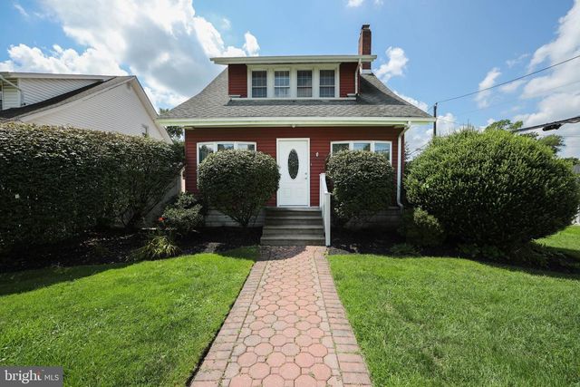 218 N WARWICK RD, Magnolia, NJ 08049
