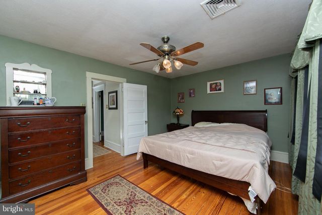 218 N WARWICK RD, Magnolia, NJ 08049