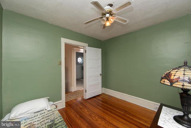 218 N WARWICK RD, Magnolia, NJ 08049