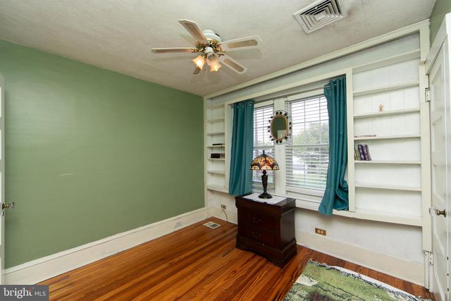 218 N WARWICK RD, Magnolia, NJ 08049