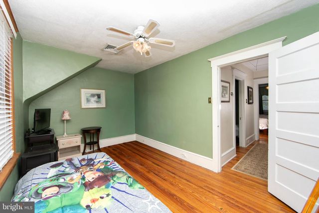 218 N WARWICK RD, Magnolia, NJ 08049