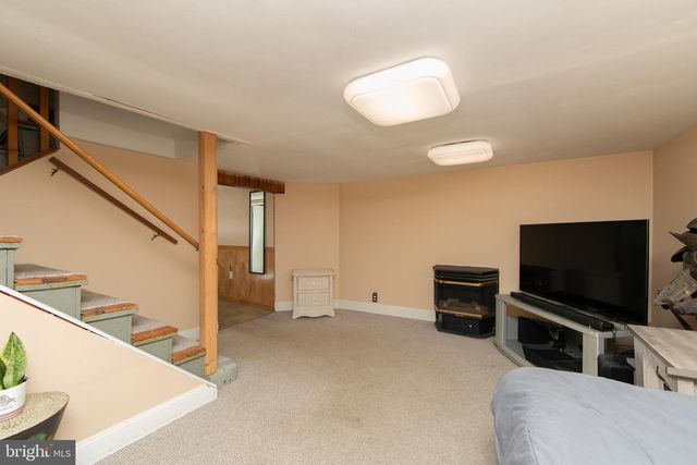 218 N WARWICK RD, Magnolia, NJ 08049