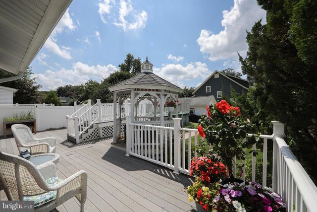 218 N WARWICK RD, Magnolia, NJ 08049