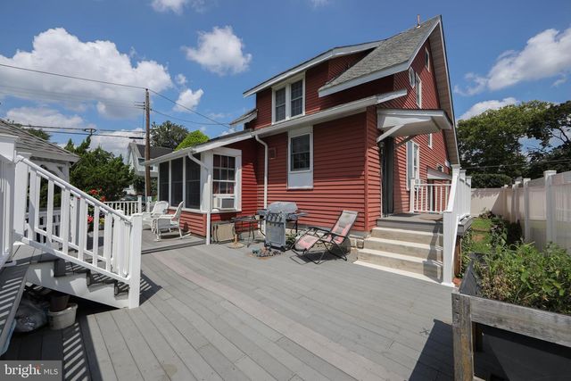 218 N WARWICK RD, Magnolia, NJ 08049