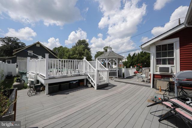 218 N WARWICK RD, Magnolia, NJ 08049