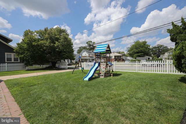 218 N WARWICK RD, Magnolia, NJ 08049