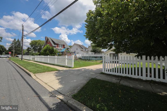 218 N WARWICK RD, Magnolia, NJ 08049