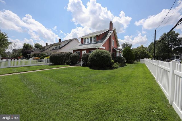 218 N WARWICK RD, Magnolia, NJ 08049