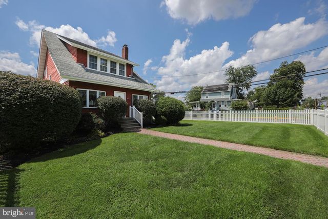 218 N WARWICK RD, Magnolia, NJ 08049