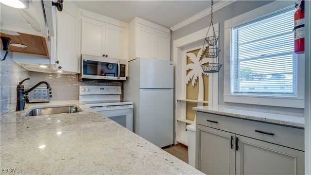 1115 Tropic TER FL, North Fort Myers, FL 33903