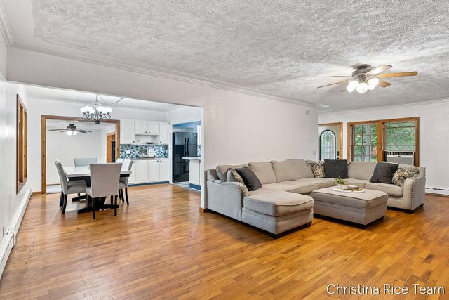 10226 SW Greenville Road, Greenville, MI 48838