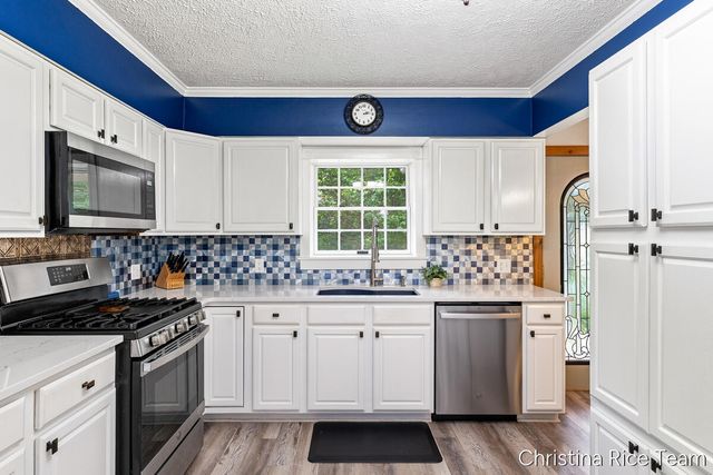 10226 SW Greenville Road, Greenville, MI 48838