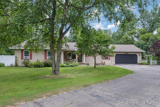 10226 SW Greenville Road, Greenville, MI 48838