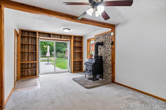10226 SW Greenville Road, Greenville, MI 48838