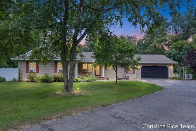 10226 SW Greenville Road, Greenville, MI 48838
