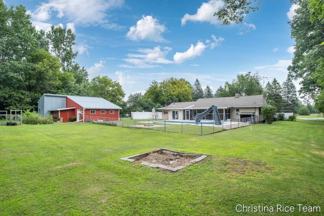 10226 SW Greenville Road, Greenville, MI 48838