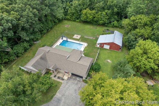 10226 SW Greenville Road, Greenville, MI 48838