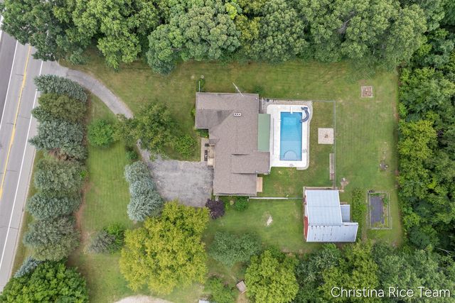 10226 SW Greenville Road, Greenville, MI 48838